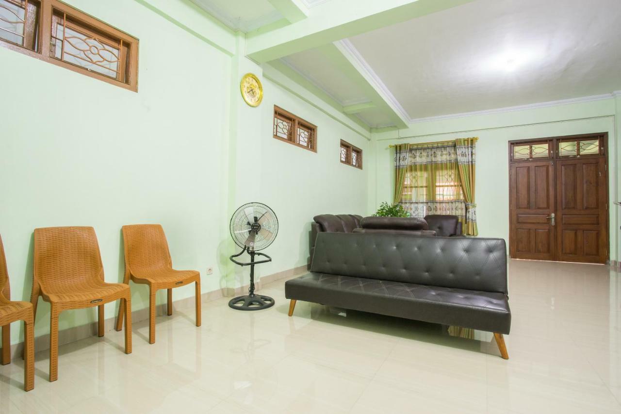 OYO 1419 Rhona Guest House Syariah Near RSUD Kota Yogyakarta Bagian luar foto