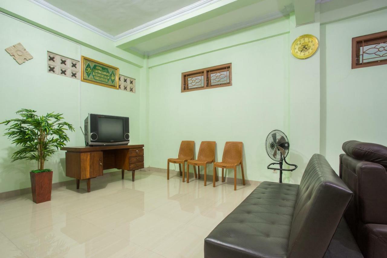 OYO 1419 Rhona Guest House Syariah Near RSUD Kota Yogyakarta Bagian luar foto