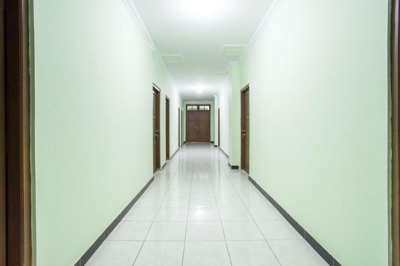 OYO 1419 Rhona Guest House Syariah Near RSUD Kota Yogyakarta Bagian luar foto