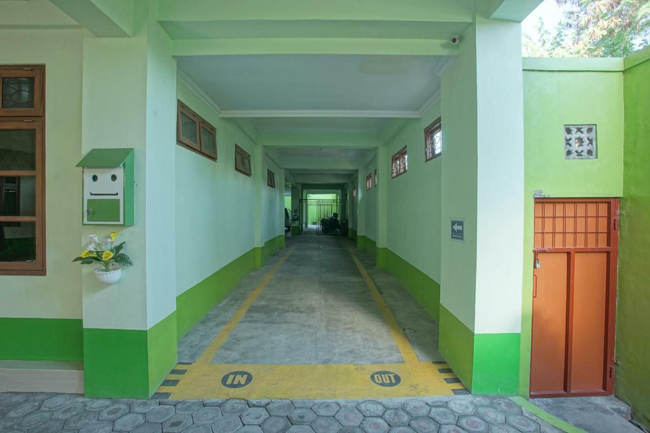 OYO 1419 Rhona Guest House Syariah Near RSUD Kota Yogyakarta Bagian luar foto