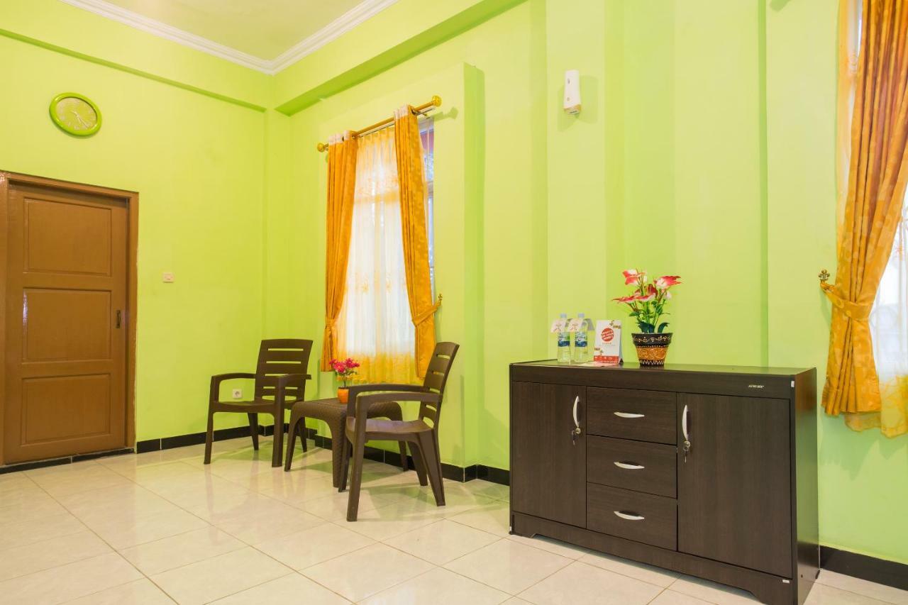 OYO 1419 Rhona Guest House Syariah Near RSUD Kota Yogyakarta Bagian luar foto